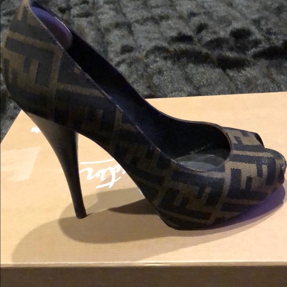 Fendi pumps - Picture 3 of 4